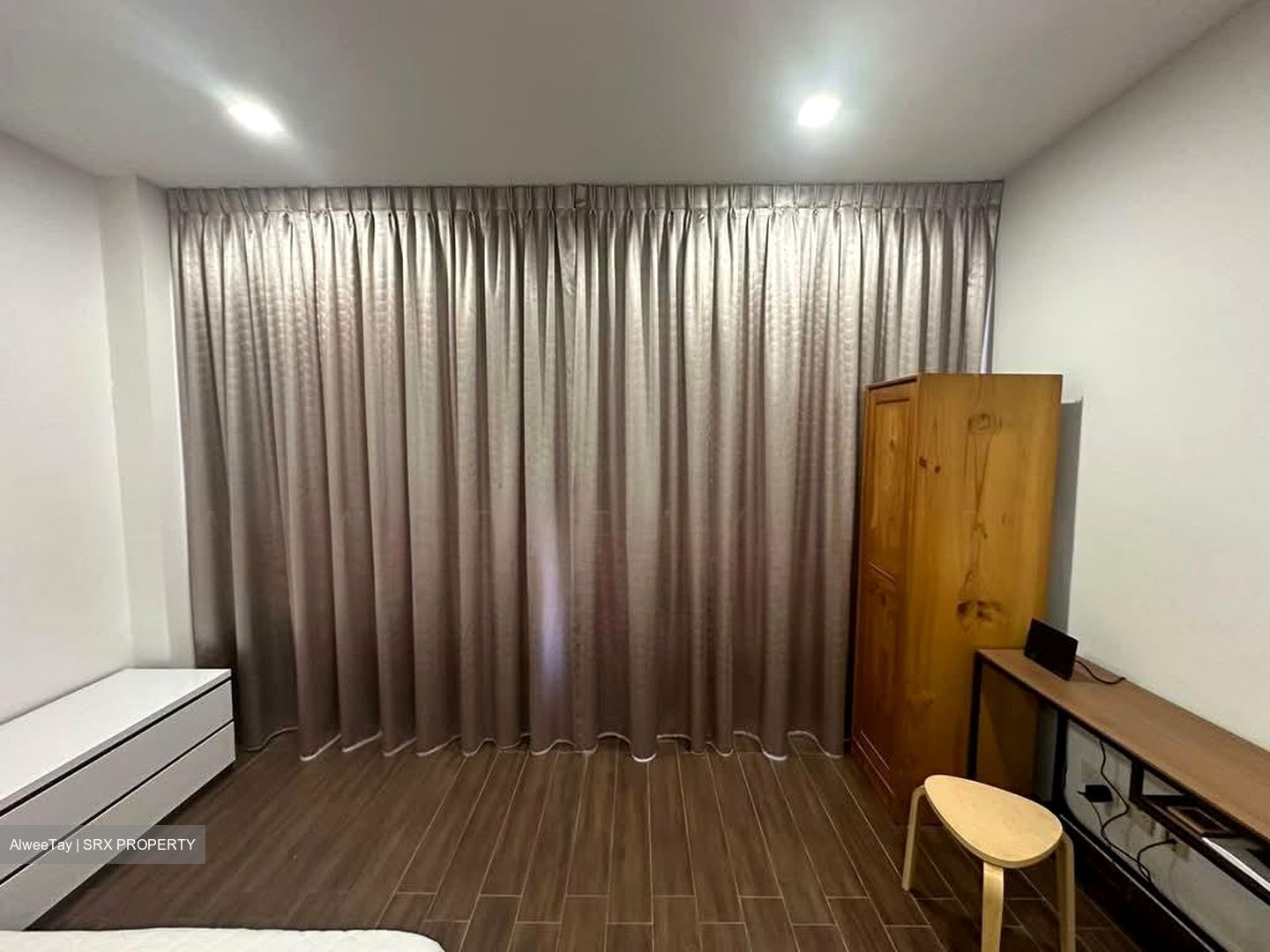 Sunbird Park (D16), Terrace #565670091